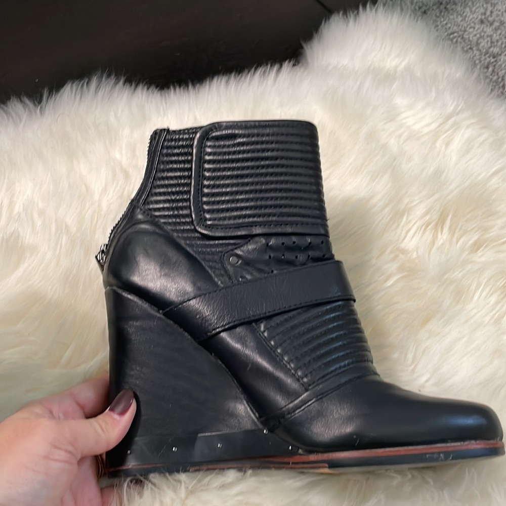Black Dolce Vita leather wedge boots 6.5 - Picture 4 of 6